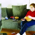 Crianças que veem muita televisão apresentam  maior risco de obesidade