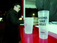 Organização mantém aposta nos copos reutilizáveis
Foto DB / Luís Carregã