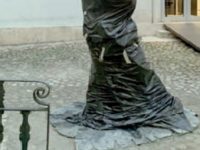 Município de Coimbra recoloca escultura no Arco de Almedina