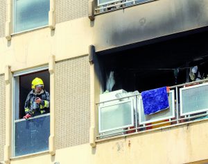 Três desalojados  em incêndio habitacional