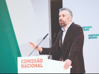Manuel Alegre eleito presidente honorário do PS com 95,34% dos votos